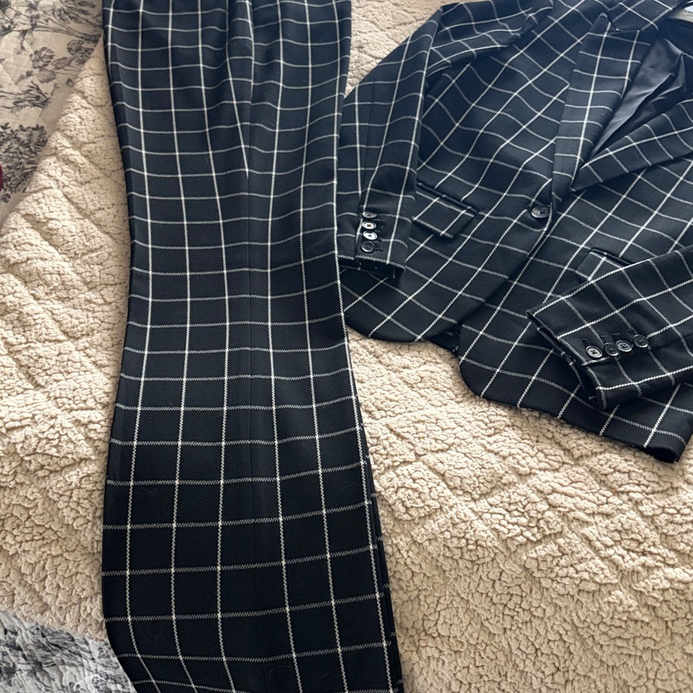 Black Checkered women’s blazer - Picture 3 of 7